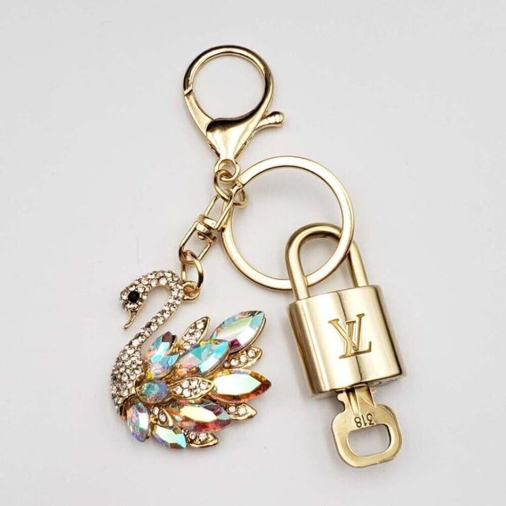 Authentic Louis Vuitton Gold Padlock 🔑 Unbranded Swan Keychain Bag Charm LV